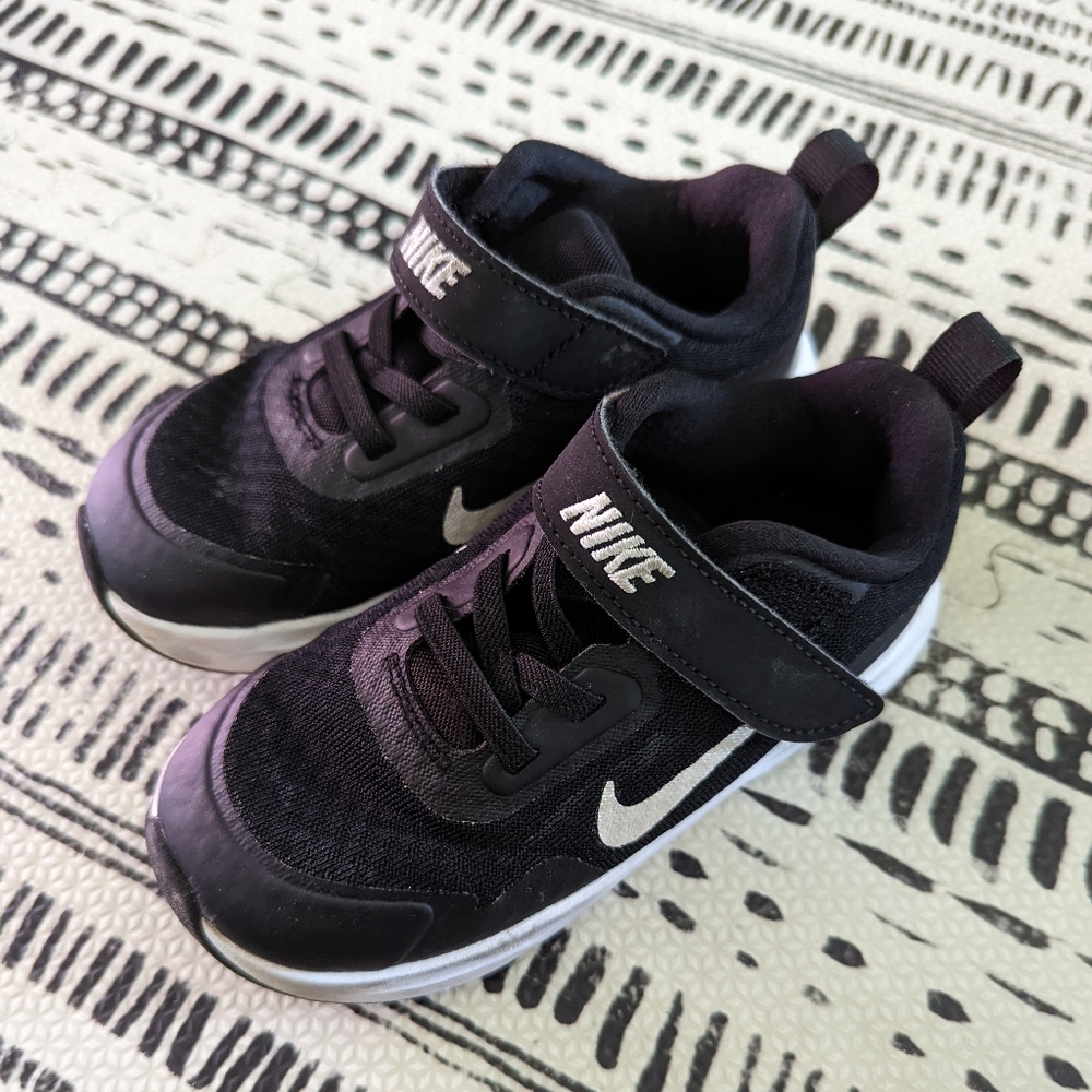 Nike toddler sneaker